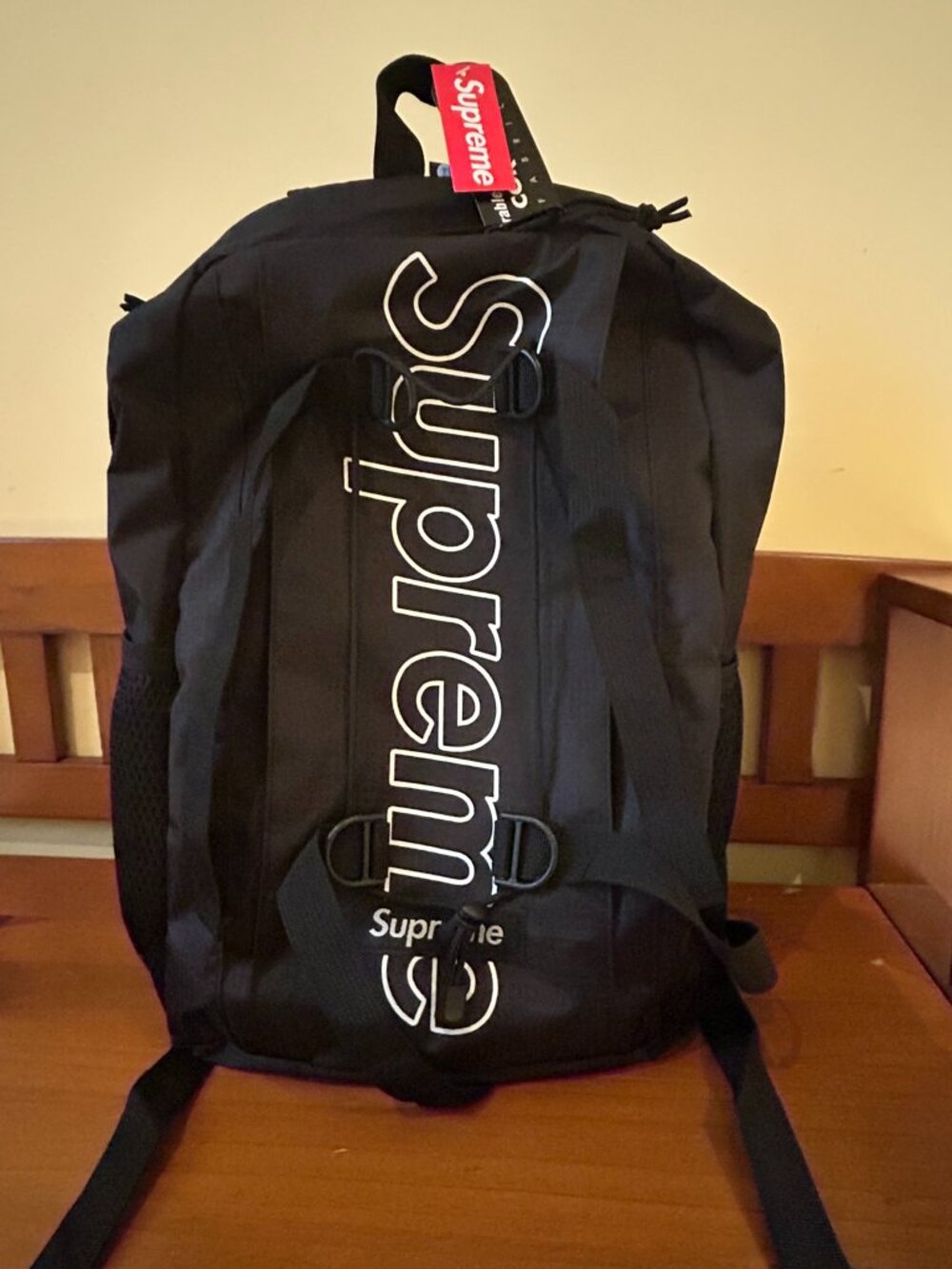 Sūpreme Backpack With Logo and Straps.